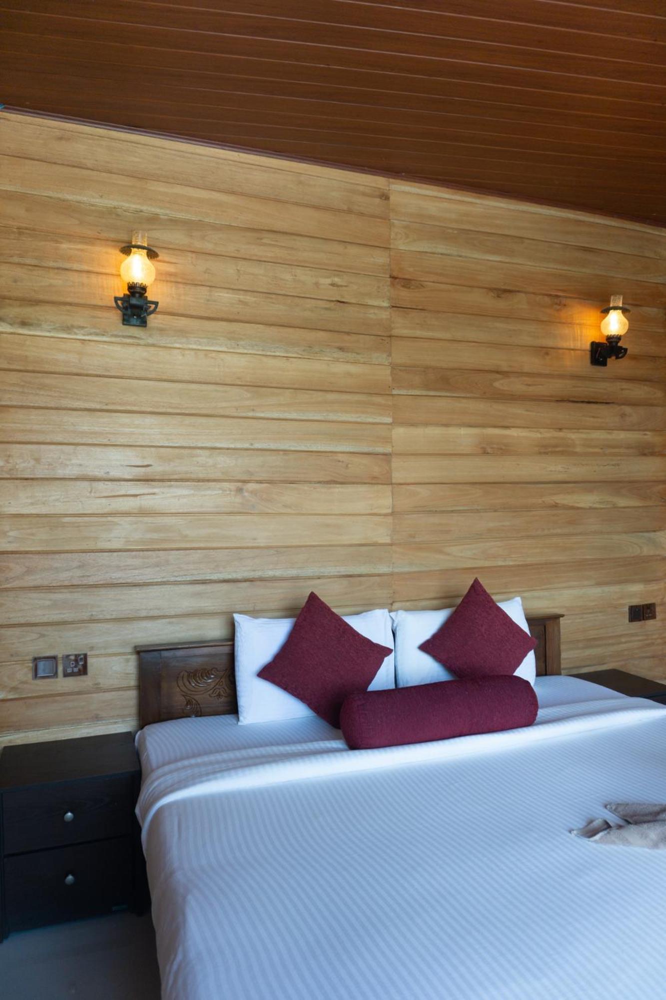 Refresh Inn Ella Exteriör bild